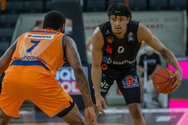 也展示了足 也展示了足