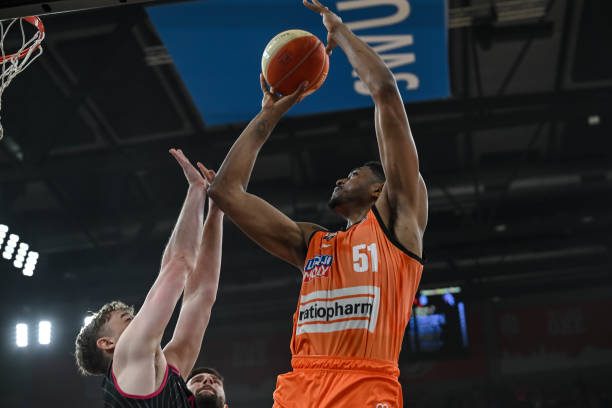 续为米兰效 续为米兰效